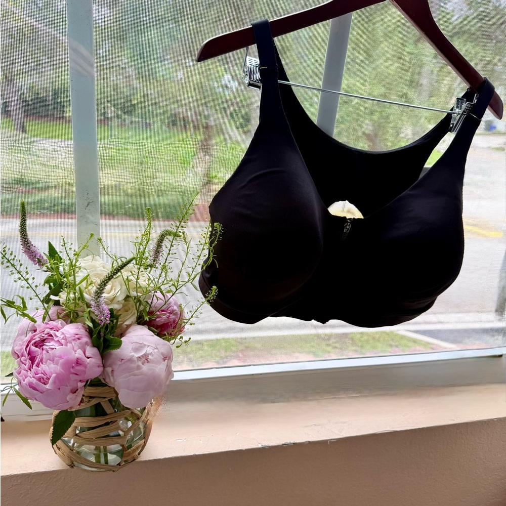 Old Navy Powersoft High Support Sports Bra 40DD (four sports bras)